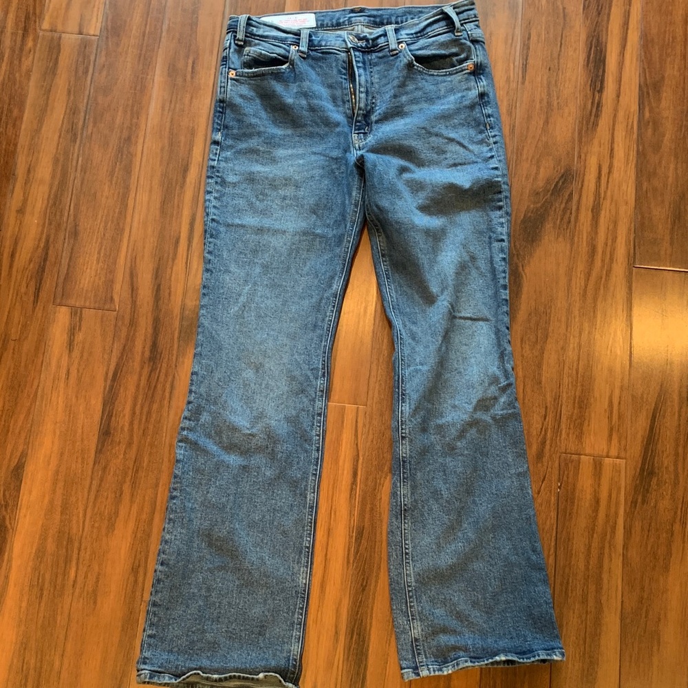 GAP 90’s Loose Flare Mid Rise Jeans in Classic Blue - Tall!